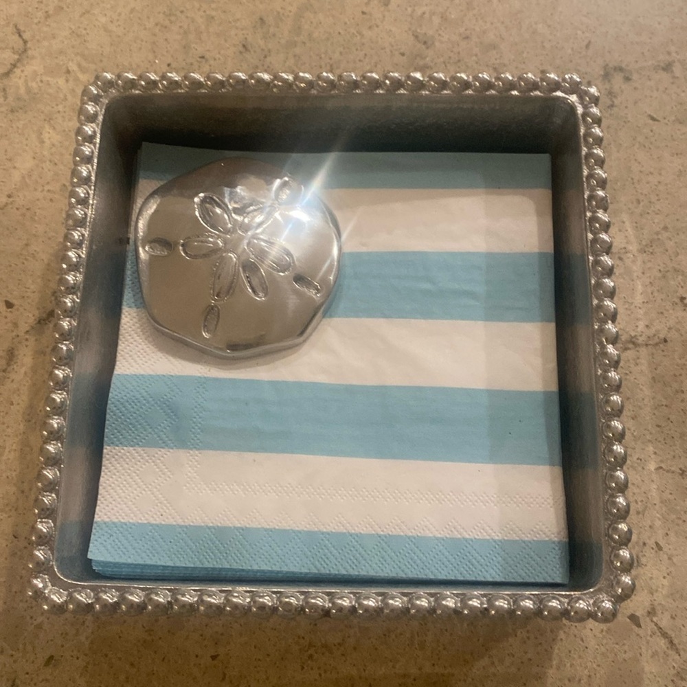Mariposa beaded napkin box